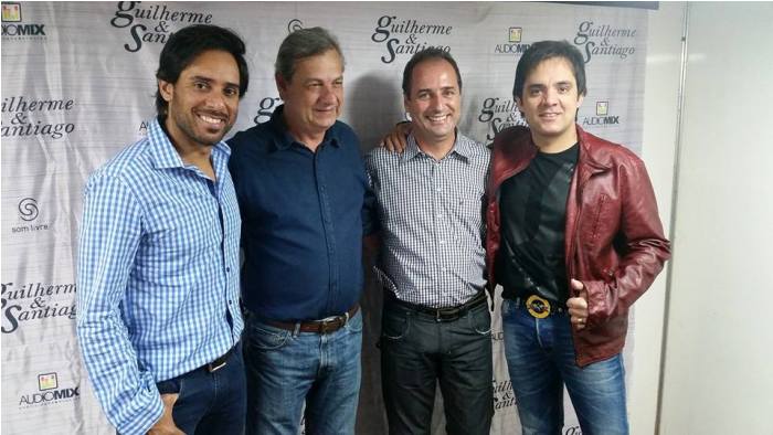 Guilherme & Santiago: cenas da noite de sexta-feira no Parque de Exposição