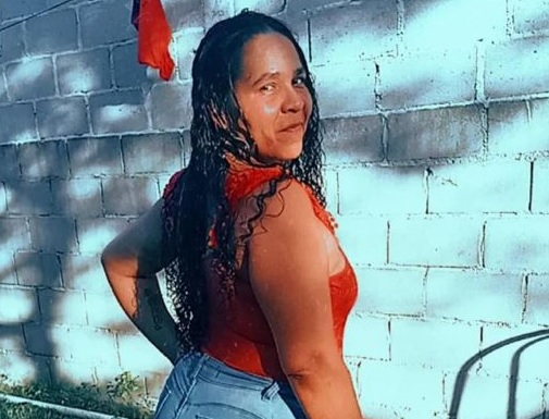 Filha aliviada: Mãe dela deu notícias e está bem