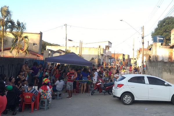 Alegria toma conta de rua no Araçá na Festa das Crianças em Linhares