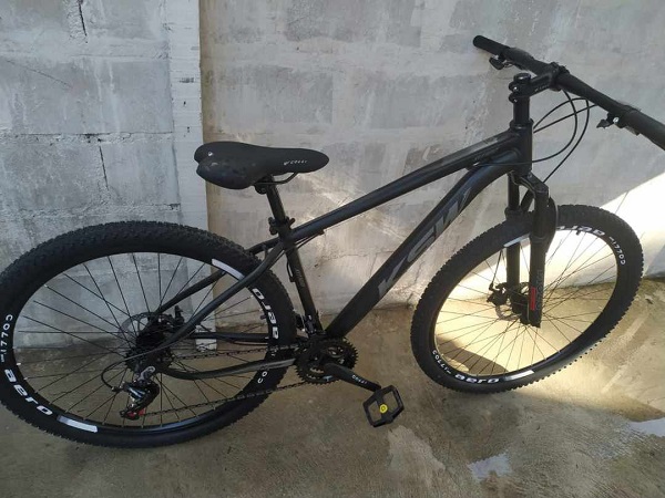 Mulher tem bike furtada no bicicletário do local onde trabalha, no Linhares V