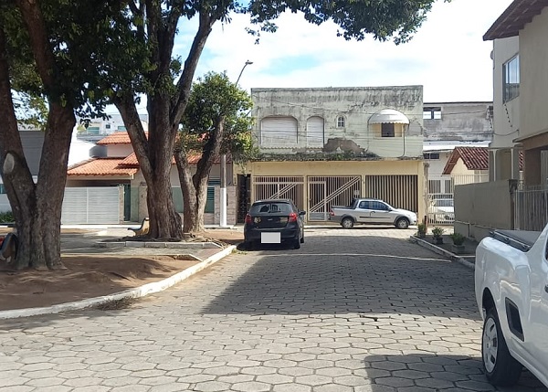 Populares e PM paisano detêm assaltante no BNH, Linhares