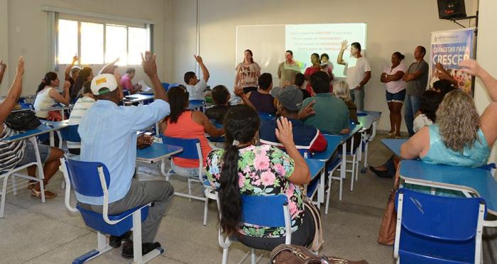 Baiana é eleita presidente da associação dos feirantes de Linhares