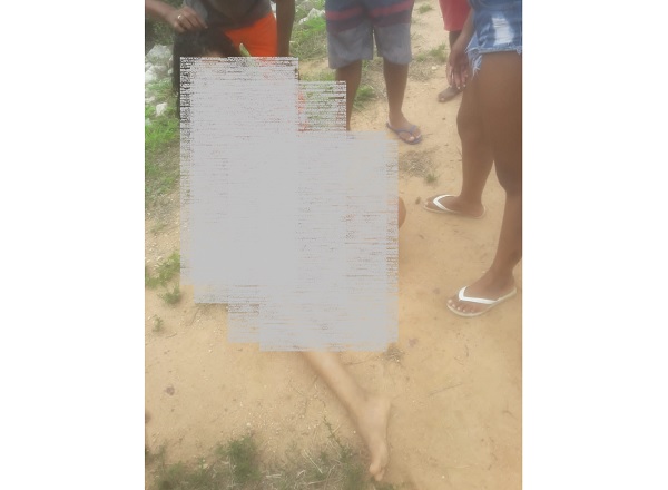 Mulher é atingida por golpes de faca em Linhares. Sentada, ela aguardava socorro 