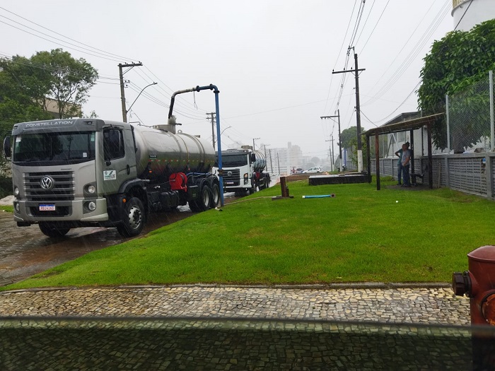 Sem água: 