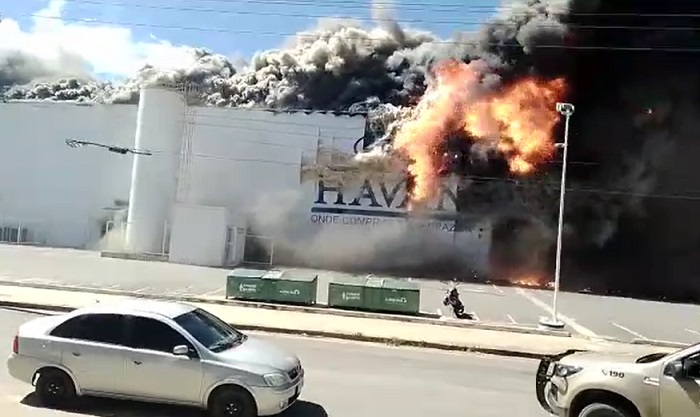 Havan: Loja pega fogo na Bahia, e incêndio repercute em Linhares