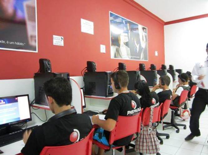 Considerável porcentagem de desconto: Bolsa Educação chega a Linhares e já atende vários estudantes