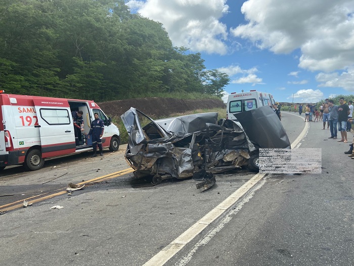 Colisão com m0rte na BR-259. Foi entre caminhão e automóvel