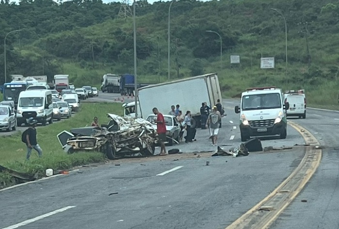 Colisão com óbito na BR-101, na Serra. Fotos impressionam