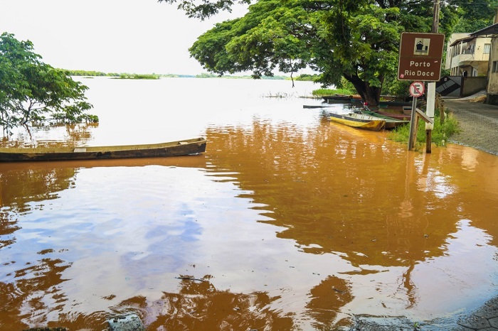 Rio Doce atinge cota de alerta em Linhares