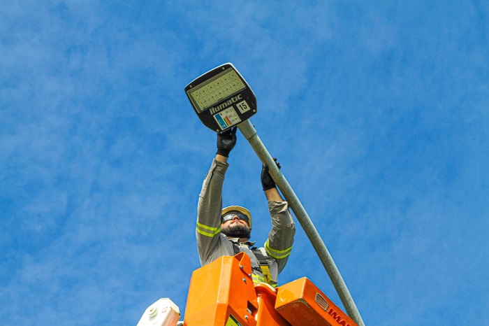 Novas luminárias LED em praças geram redução do consumo de energia em Linhares