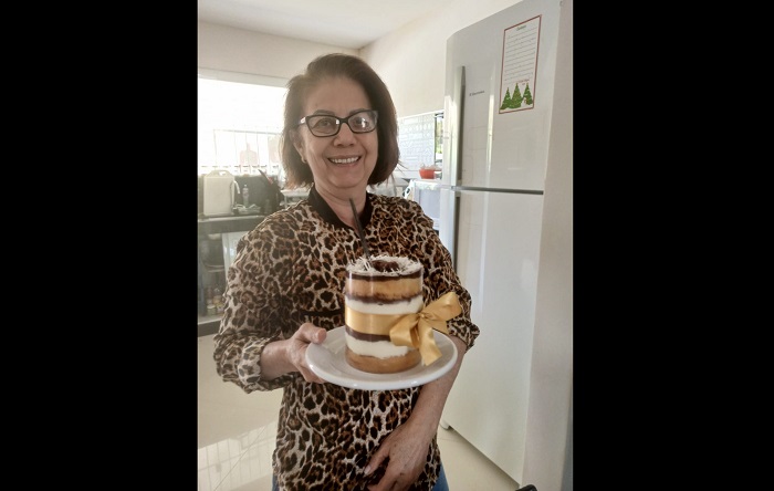 Linhares se despede da enfermeira Marléia Regina