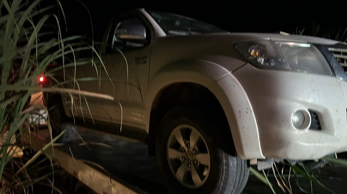 Hilux roubada em Urussuquara é encontrada em famoso canavial de Linhares