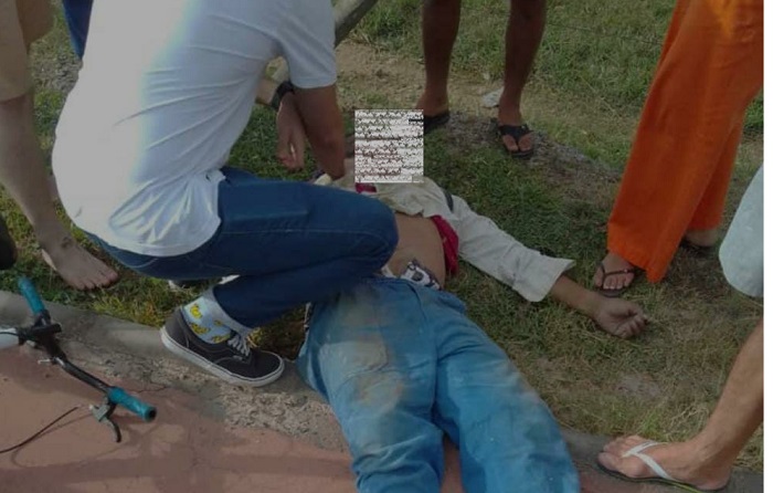 Acidente na Estrada do Pontal: Carro e bike envolvidos