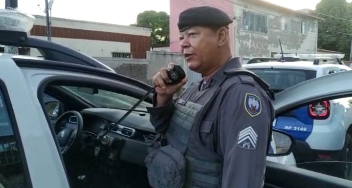 Emocionante: Equipe leva Sgt Natanael em casa no último dia antes da aposentadoria