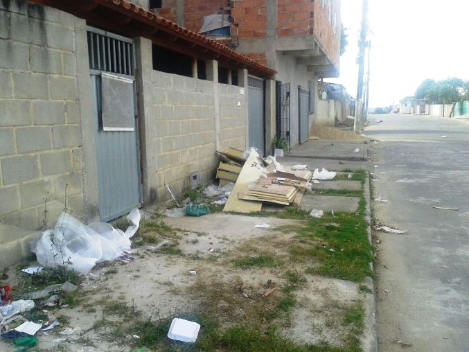 Sujeira: morador envia fotos e explica o que acontece no Interlagos II