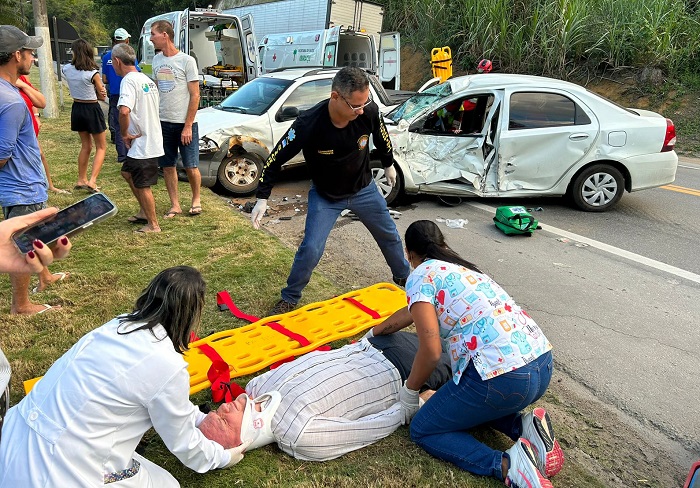 De novo: Prefeito de Sooretama sofre acidente na BR-101, em Ibiraçu