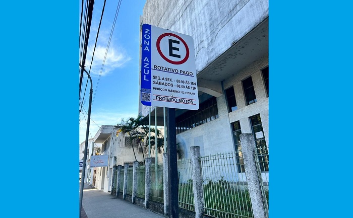 Placas do Estacionamento Rotativo em Linhares chamam a atenção no Centro