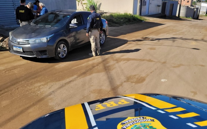 Homem é preso com veículo clonado, após compra no Facebook