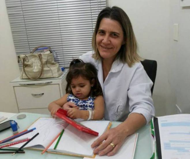 Médica recebe elogios por atendimento à gestante atropelada