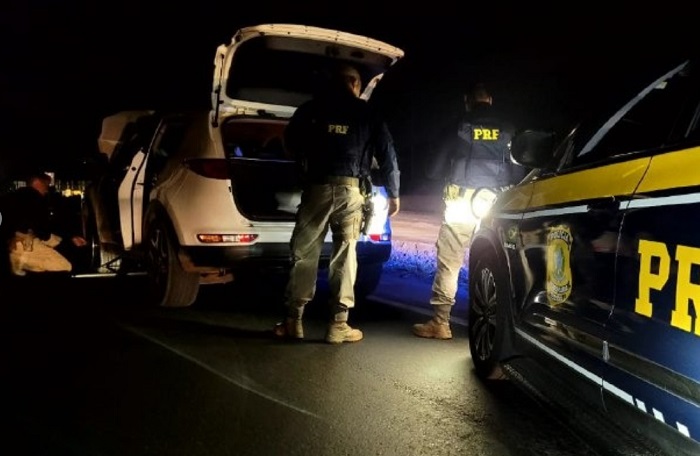 Em Linhares: homem é preso pela PRF com veículo roubado. Perseguição se deu por 95 km 