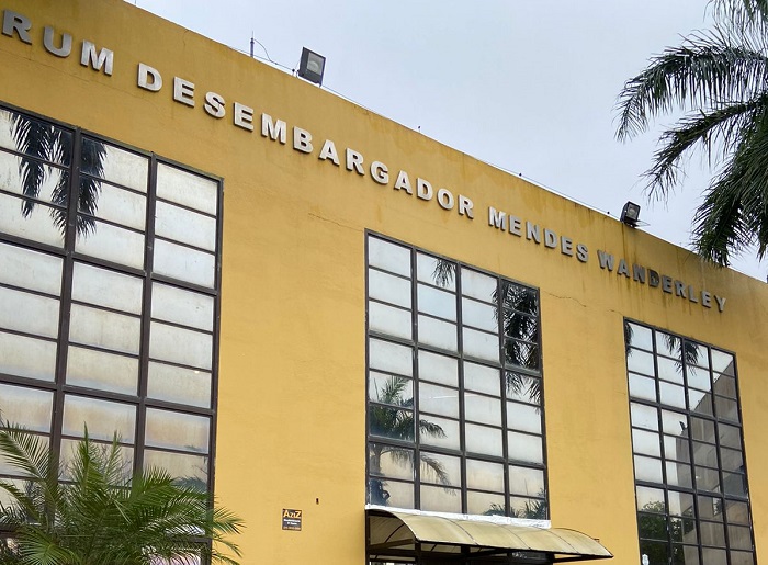 “F*oda-se”: Mulher sai de audiência direto para a delegacia, após desacato no Fórum de Linhares