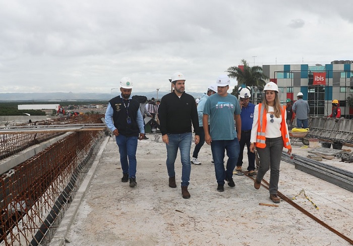 Xambinho realiza última vistoria para inaugurar Viaduto de Carapina