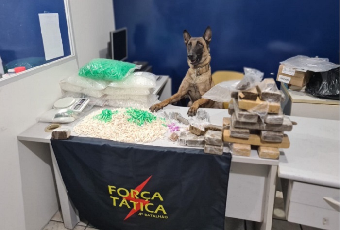 Mais de 3 mil pinos de cocaína escondidos em caixa d’água, em Vila Velha