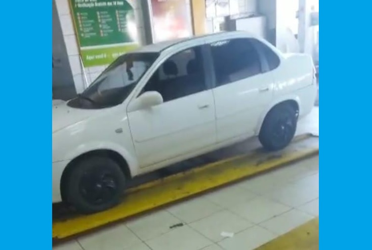 Corsa é furtado de madrugada, em frente à casa da vítima, em Linhares