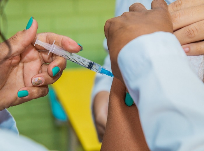 Sábado: Mutirão de vacina com horário estendido em Linhares