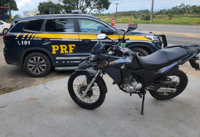 Furão de blitz com moto roubada, pega carona com amigo, e acaba preso pela PRF em Linhares