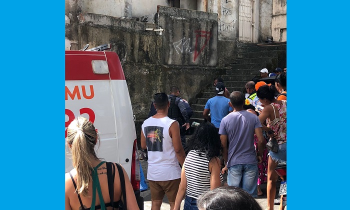 Morador de rua esfaqueado durante tentativa de roubo no Centro de Linhares