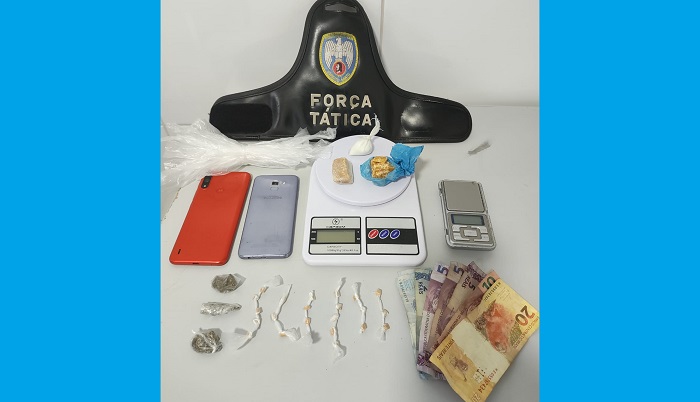 Drogas apreendidas e homem preso pela Força Tática, Linhares