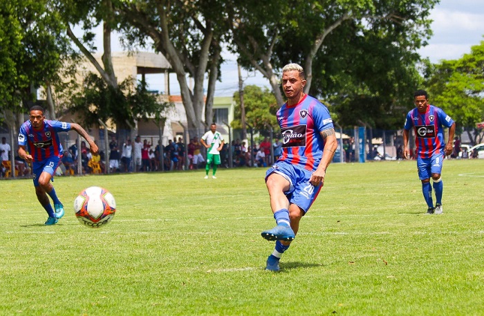 Bola rolando no feriado e no fim de semana em Linhares