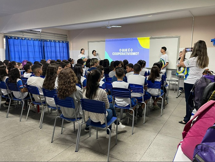 Empreendedorismo e cooperativismo em destaque: Escola de Linhares na diferença