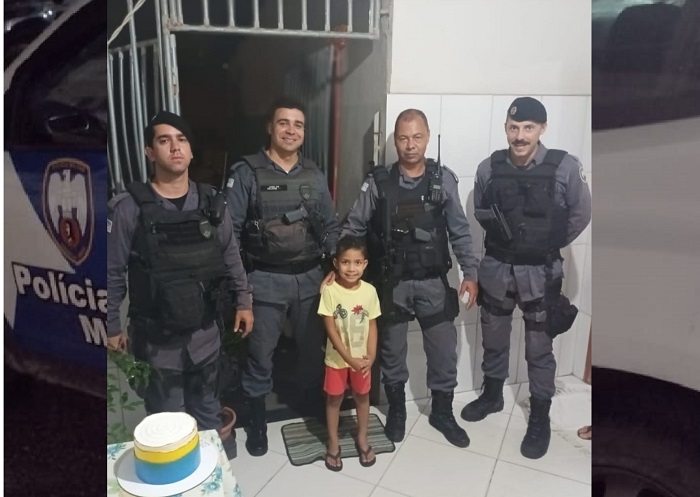 Garotinho comemora aniversário com policiais militares em Linhares
