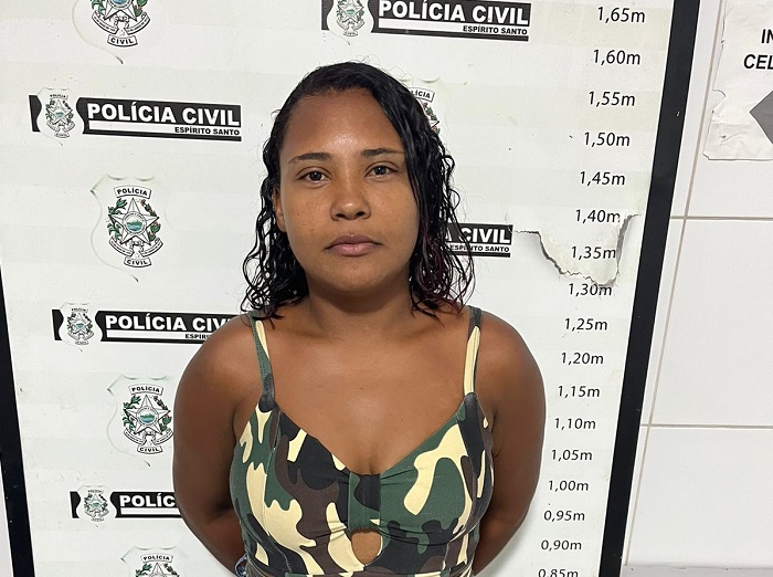 Mulher é presa na rodoviária de Linhares. Mandado é da 1ª Vara Criminal do município