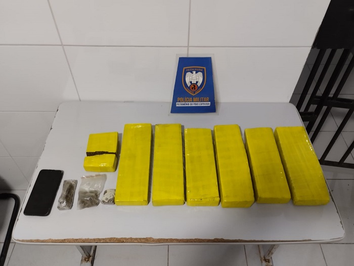 Droga no saco de ração, carro e forro PVC em Linhares. O G.A. chegou chegando no São José