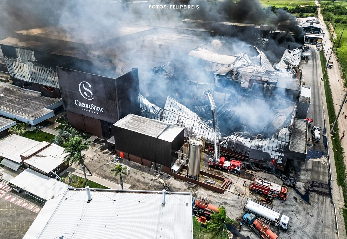 Incêndio Cacau Show: Chamas ativas após mais de 14 horas, mas controle é citado
