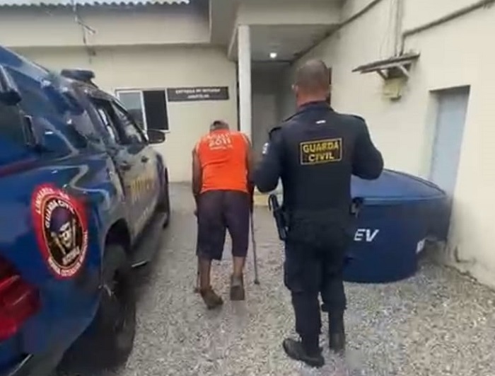 Preso no restaurante: GCM aborda suspeito de homicídio registrado no Araçá, Linhares