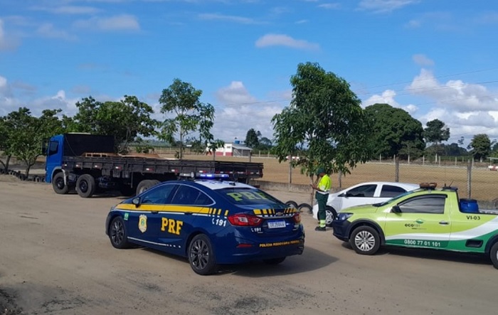 Presa caminhoneira que simulou furto de carga valiosa em Sooretama