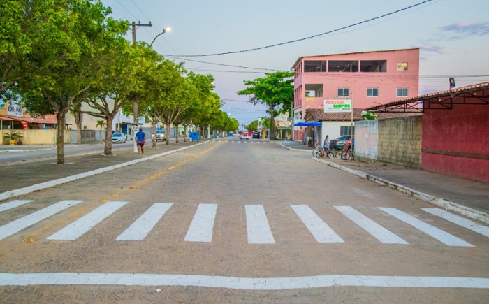 Reforço nos serviços de limpeza para receber turistas e visitantes nos balneários de Linhares