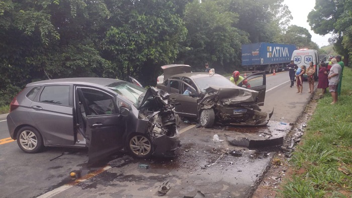 BR-101: Cinco feridos e um morto em acidente em Mimoso do Sul
