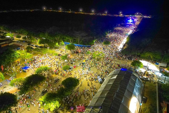 Festa de réveillon nas praias de Linhares atrai quase 70 mil pessoas