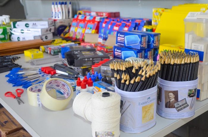 Volta às aulas: Secretaria de Educação inicia distribuição de materiais didáticos e limpeza em Linhares