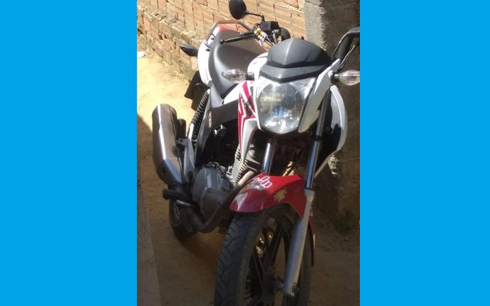 Moto furtada da varanda da casa da vítima, em Jaguaré. Leitor pede ajuda