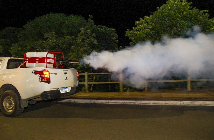 Novo itinerário do carro fumacê em Linhares. É o combate ao Aedes aegypti