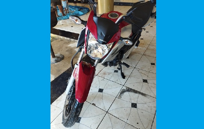 Mulher tem moto roubada a caminho do trabalho, em Linhares