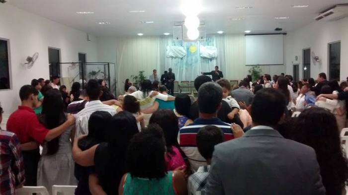 BNH: Membros comemoram fim de semana de bênçãos no templo da AD