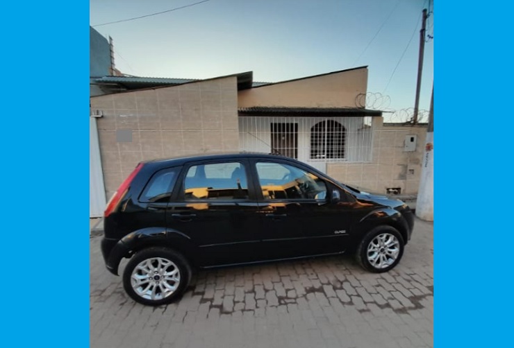 Carro furtado no Centro de Linhares. Dono pede ajuda nas redes sociais