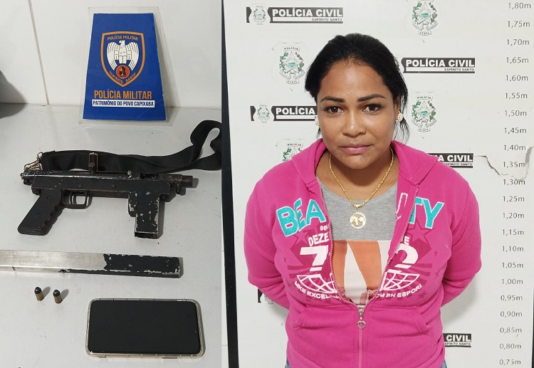 Mulher detida com submetralhadora em Linhares. Arma estava no baú de uma Biz
